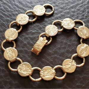VTG Sarah Coventry Floral Embossed Fashion Bracelet Young And Gay Gold Tone